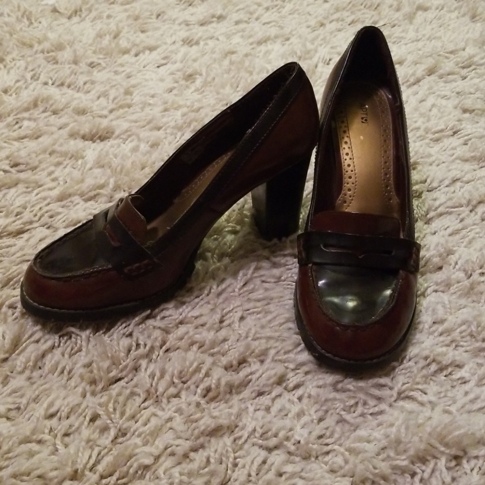 Apt. 9 High Heel Loafers Mahogany/ Dark Brown